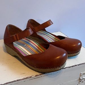Dansko Mary Janes Cognac 39